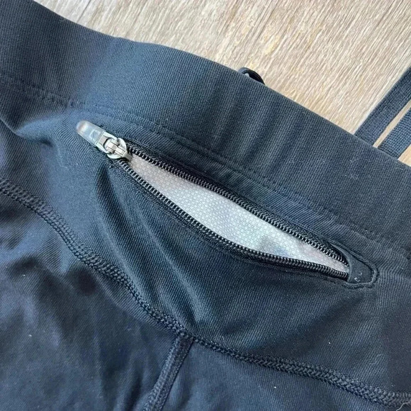 Womens Nike Dri-Fit Black Capri Leggings - L - Picture 5 of 7